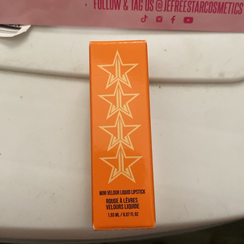NWT!! Jeffree star mini liquid lipstick (wrong turn)